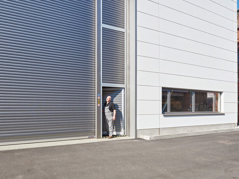 Ansichtsgleiche Nebentüren