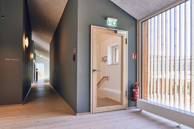 T30 Brandschutz Massivholz-Rahmentür mit Massivholzstockzarge