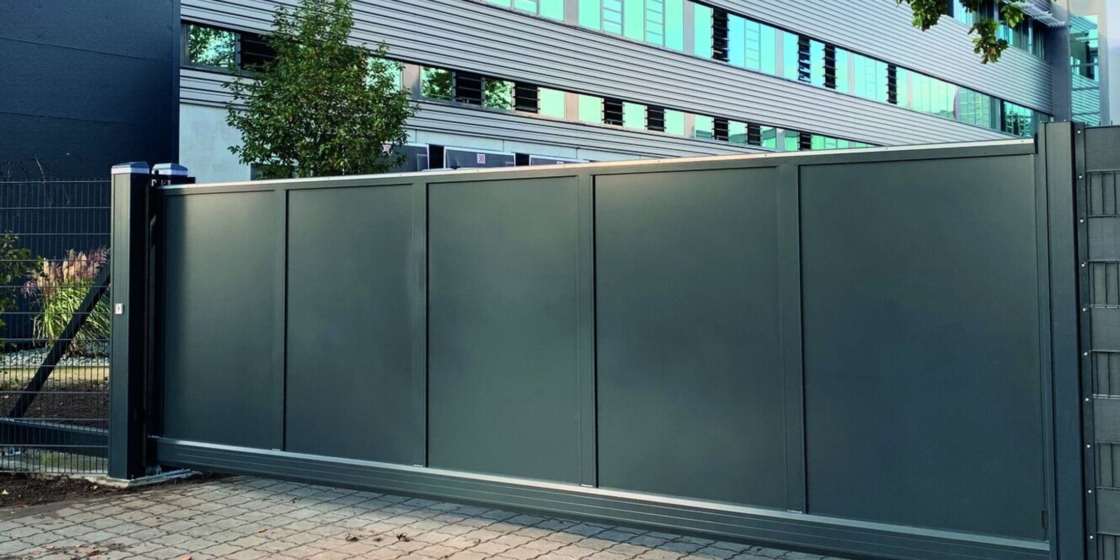 Einfahrtstore für Industrie