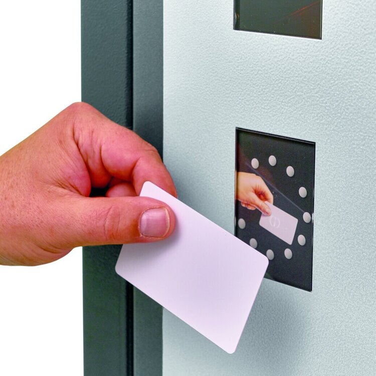 QR-, Barcode- oder RFID-Transponderkarte