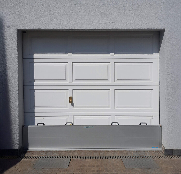 Hochwasserschutz - Wand aus Aluminium (Kombiniert einbaubar: vor / in der Öffnung)