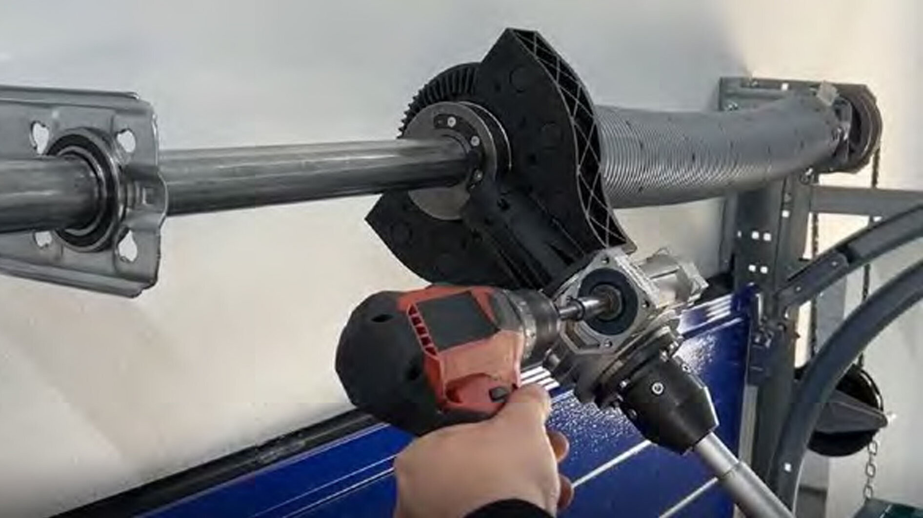 Moderne Ausstattung für Industrie-Sektionaltore