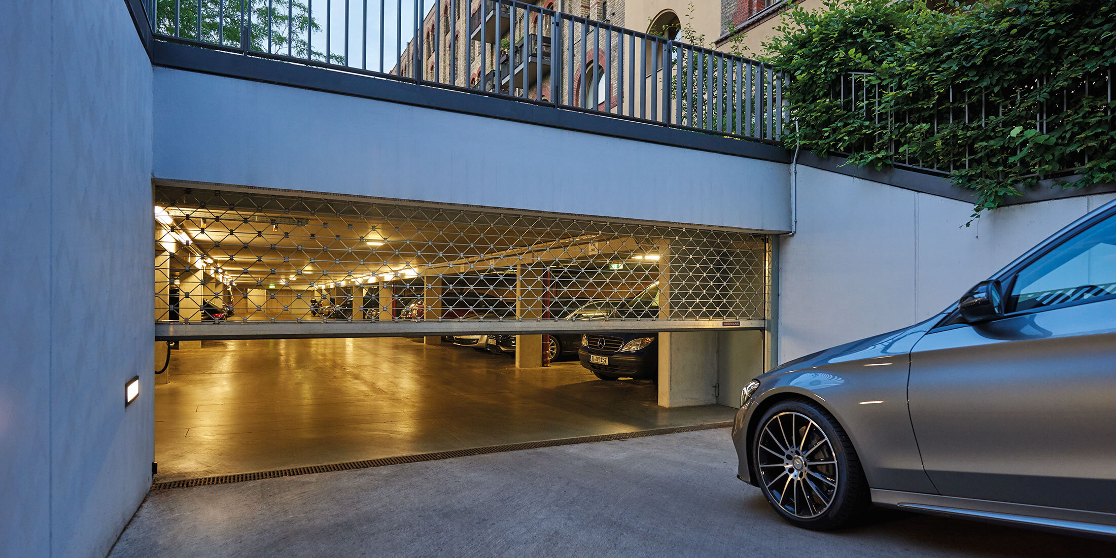 Tiefgaragen-Rolltor/ Rollgitter TGT