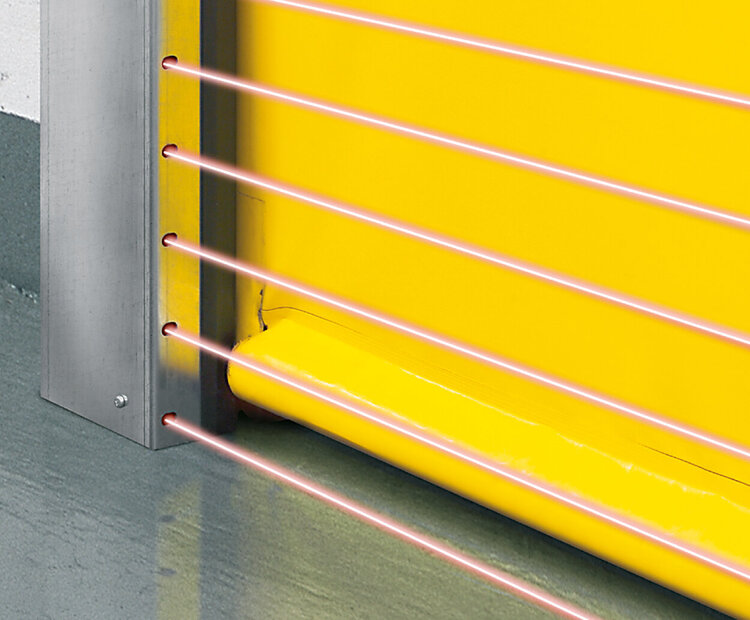 Lichtgitter verdeckt in der Torführung