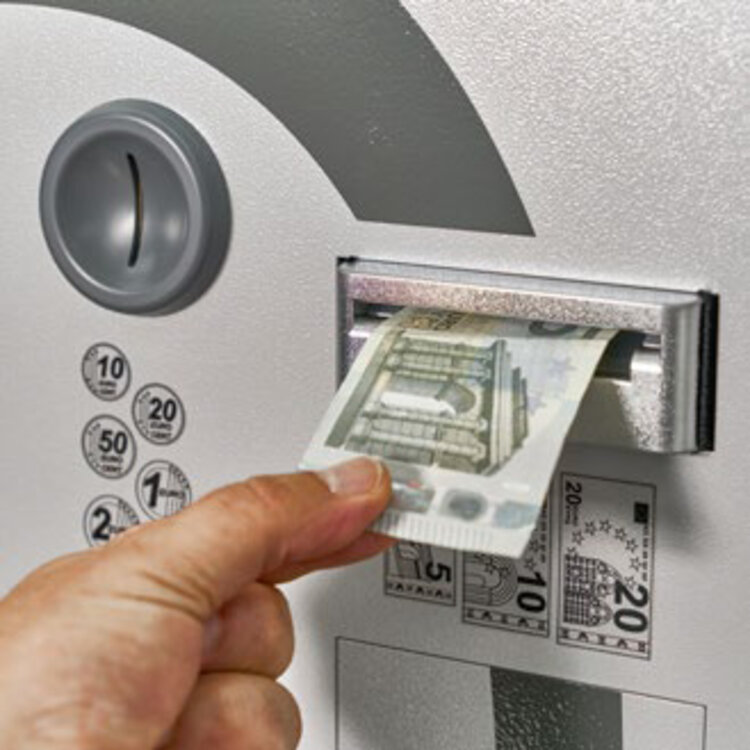 Münzen und Banknoten